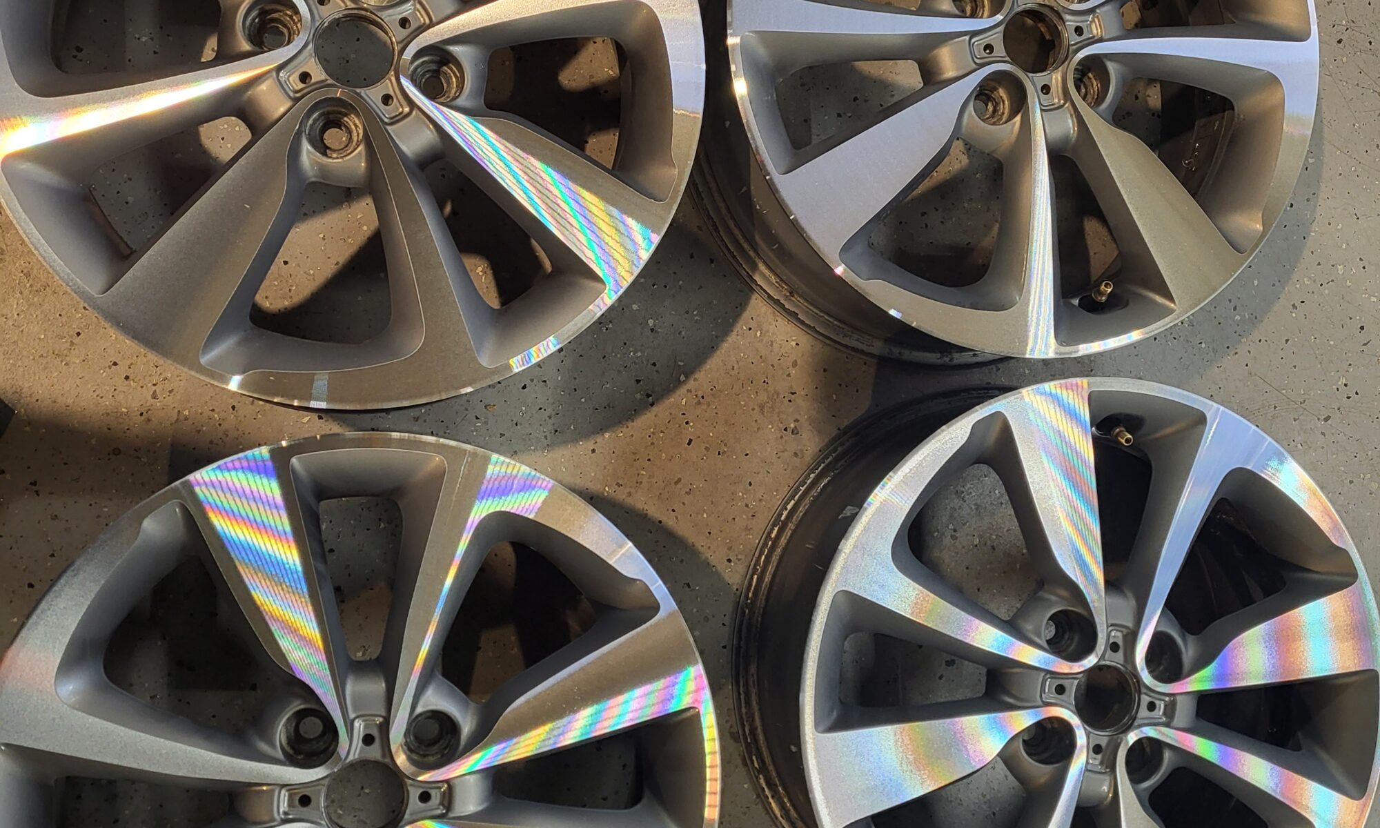 Rezkanje alu platišč Rezkanje felten Rezkanje avtomobilskih koles Popravilo alu platišč Popravilo felten Popravilo avtomobilskih koles